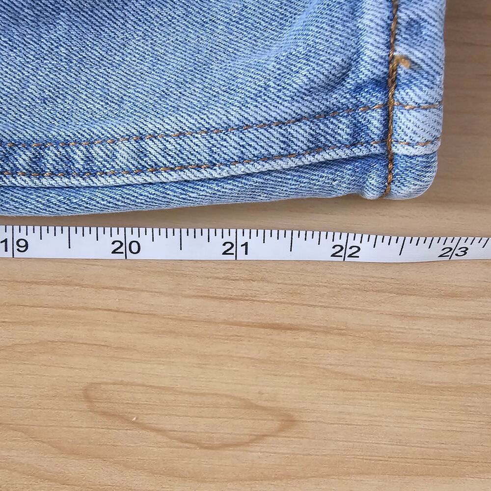 Abercrombie & Fitch The Mom High Rise Jean Light Washed Distressed 27/4 XS Short - Picture 10 of 10